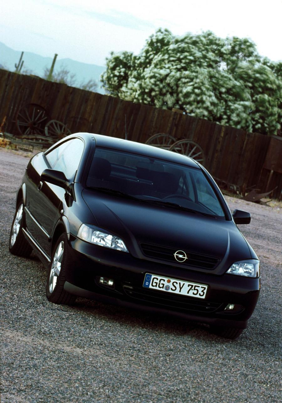  Opel Astra Coupe (G) 2000 года  (фото 11 из 42)